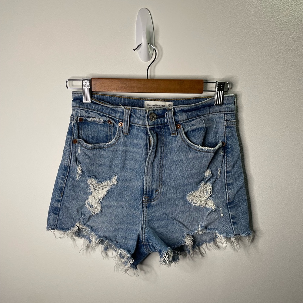 Abercrombie & Fitch Distressed High Rise Mom Short Spring Break Summer Beach